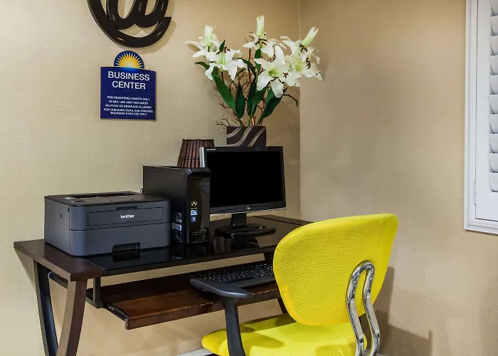 Days Inn & Suites By Wyndham Antioch