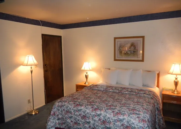 Oakridge Inn