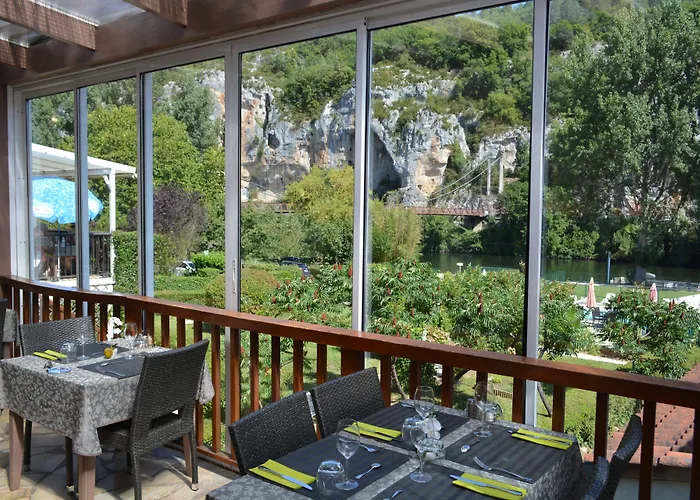 Hôtel Restaurant Les Falaises