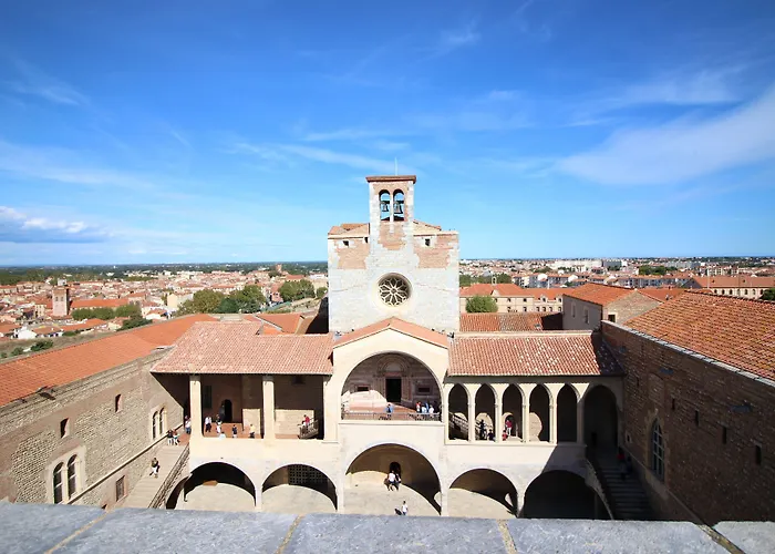 Logis Hôtel Les II Mas - Perpignan Sud