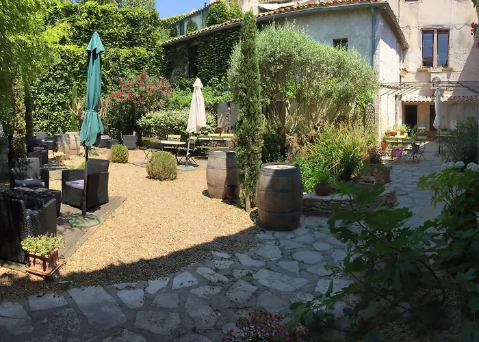 Hotel Du Pont Vieux, Au Pied De La Cite Medievale