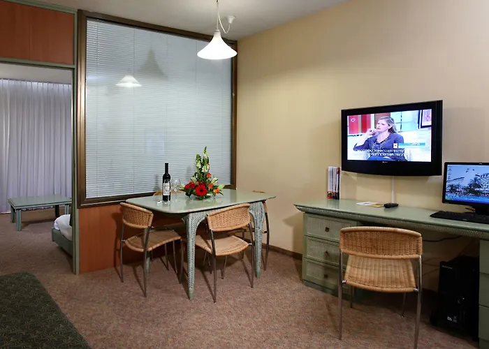Club Hotel Tiberias - Suites Hotel