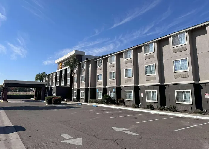 La Quinta By Wyndham Tulare