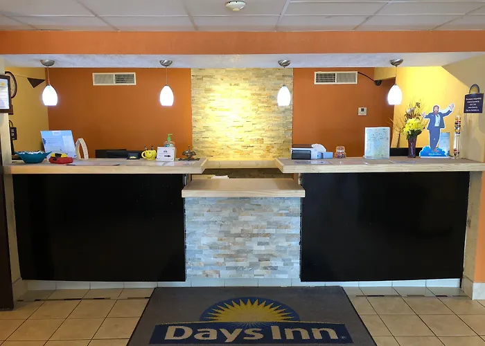 Days Inn & Suites By Wyndham Stevens Point