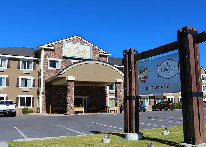 Yellowstone Park Hotel