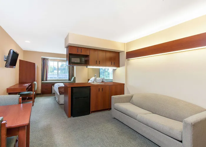 Microtel Inn By Wyndham Rogers