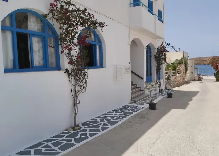 Aratos Hotel