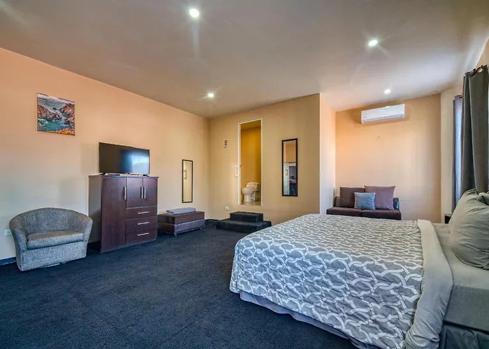 Costero Inn - Not Hotel