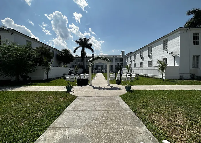 Americas Best Value Inn Historic Clewiston Inn