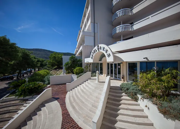 Hotel Issa