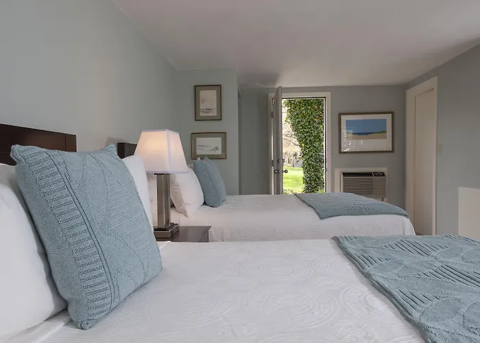 Chatham Seafarer Inn