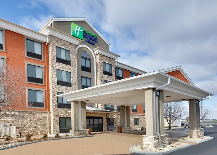Holiday Inn Express & Suites Mitchell By Ihg
