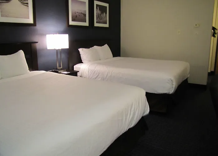 Super 8 By Wyndham Lachenaie/Terrebonne