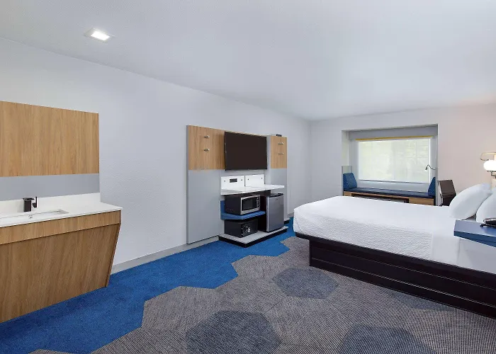 Microtel Inn & Suites By Wyndham Manchester - Newly Renovated