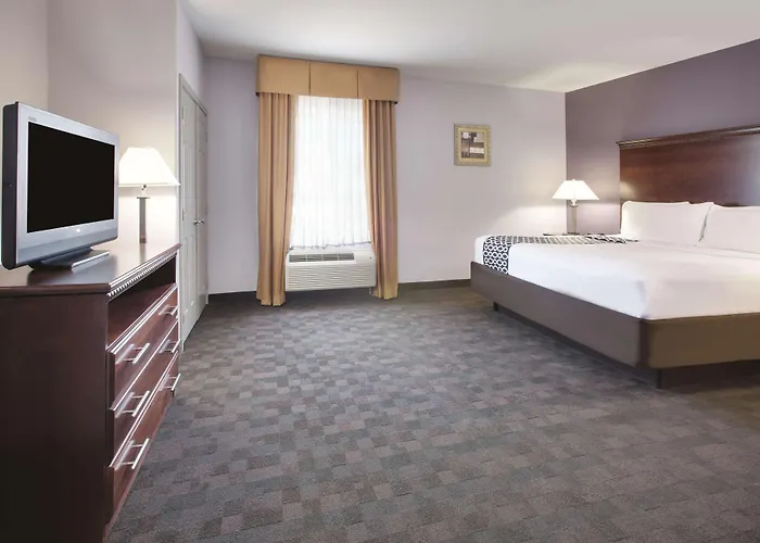 La Quinta By Wyndham Corsicana