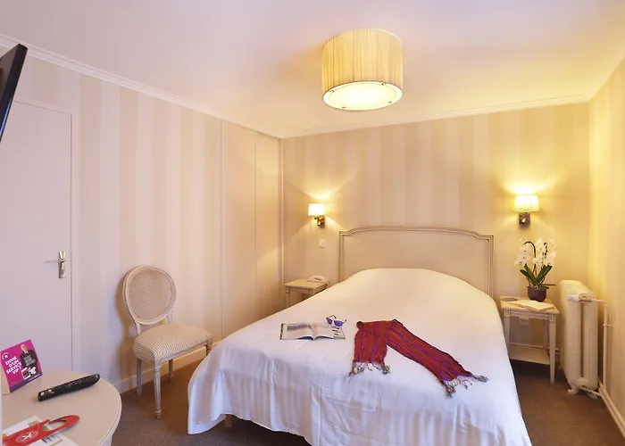Hostellerie Des Trois Pigeons, Paray-Le-Monial