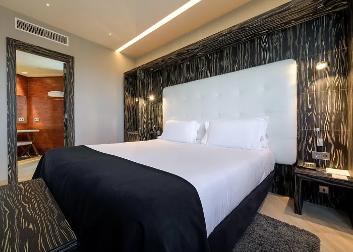 Hotel Maydrit Airport