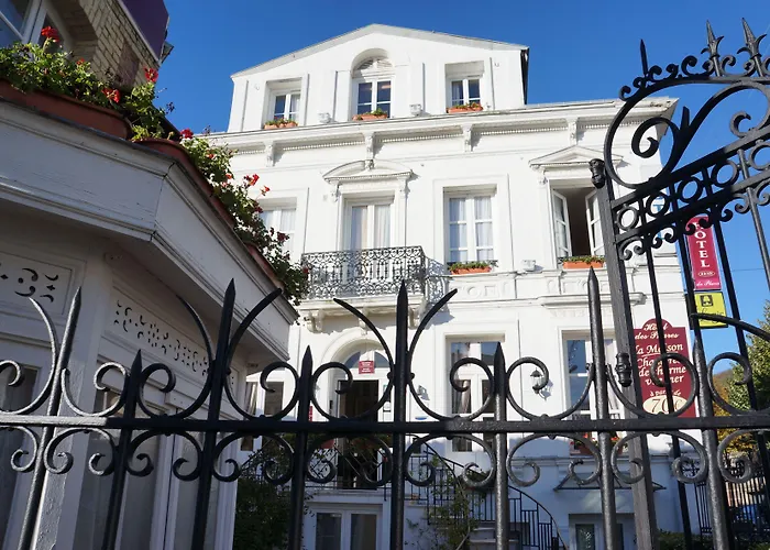 Hotel De Charme La Bonne Adresse - Logis Hotels