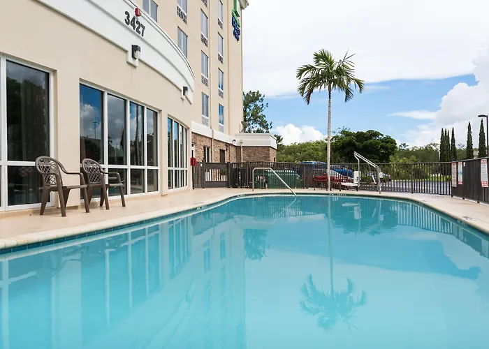 Holiday Inn Express Hotel & Suites Fort Myers East - The Forum By Ihg