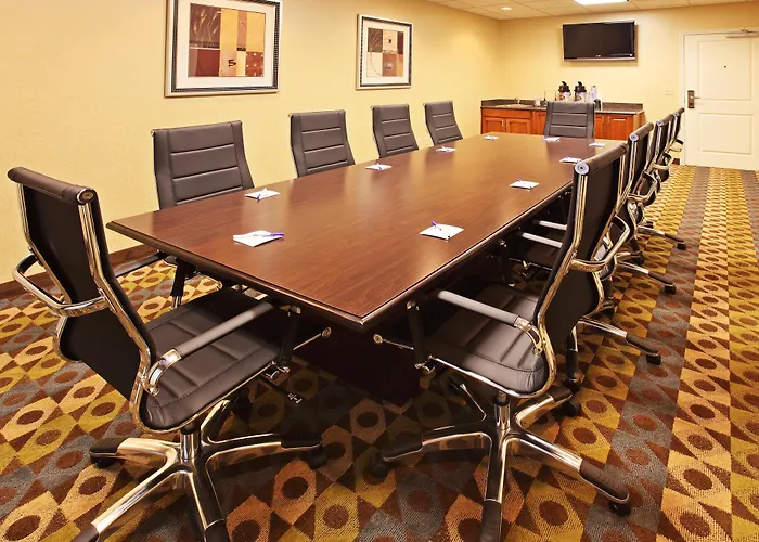 Holiday Inn Express & Suites Searcy By Ihg