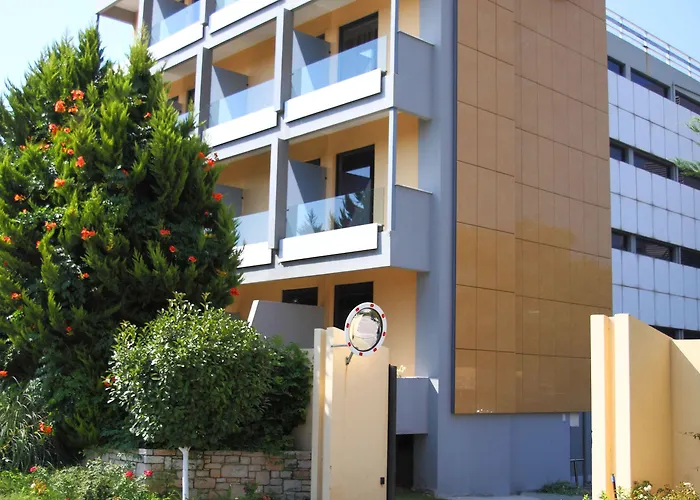 Pines Hotel (Adults Only)