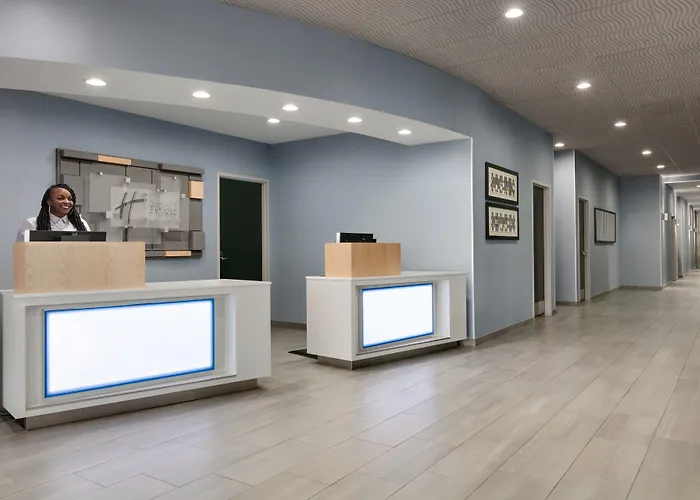 Holiday Inn Express Hotel & Suites Norfolk Airport By Ihg