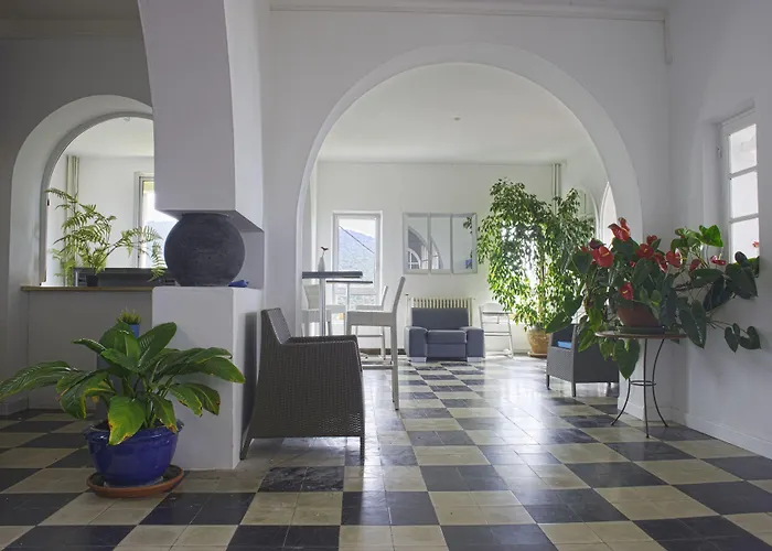 Azur Hotel