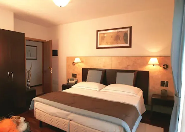Air Hotel