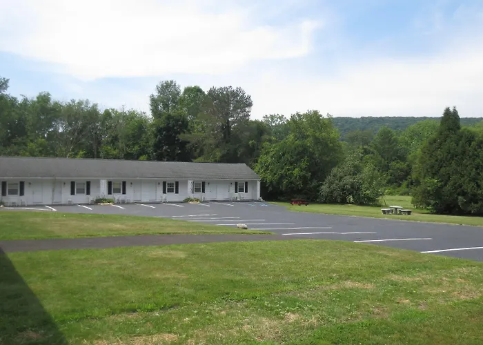 Villager Motel