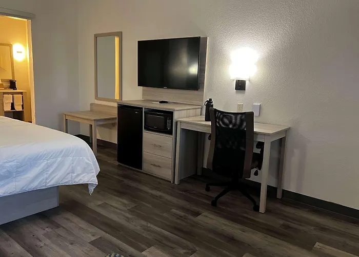 Super 8 By Wyndham Rosenberg Tx
