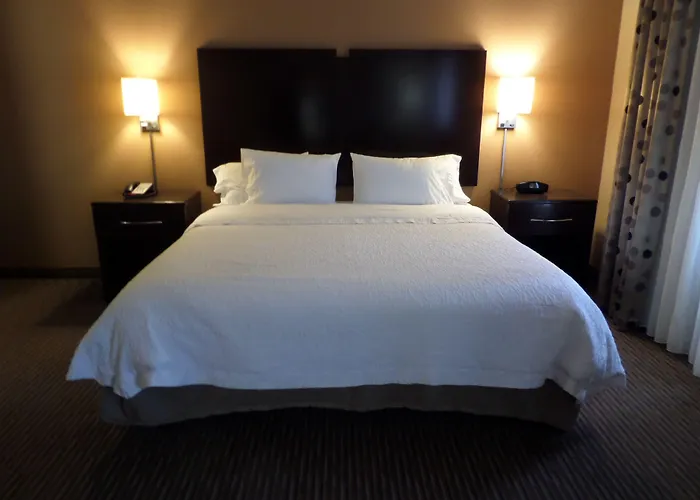 Hampton Inn And Suites Bakersfield / Highway 58