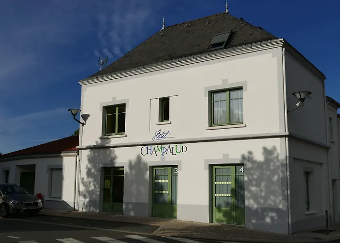 Logis Hotels Le Champalud Restaurant La Citadelle