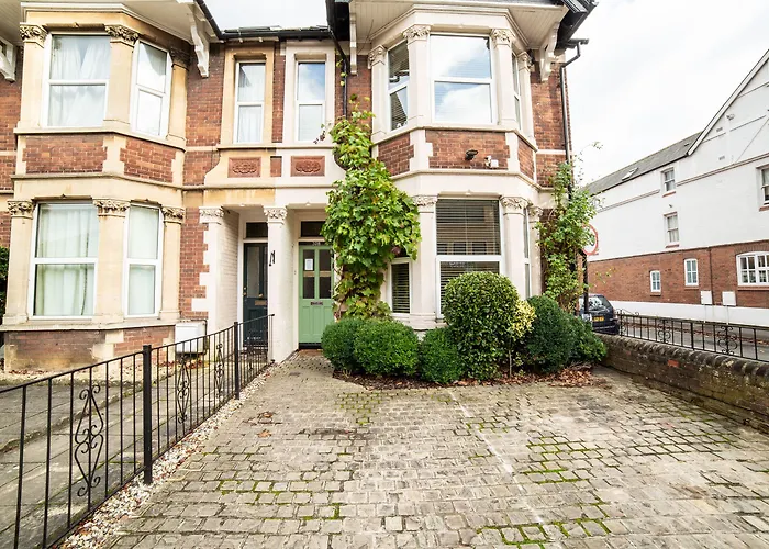 Oyo Lina Guest House
