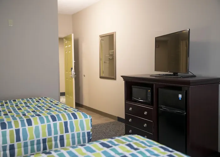 Cedar Point'S Express Hotel