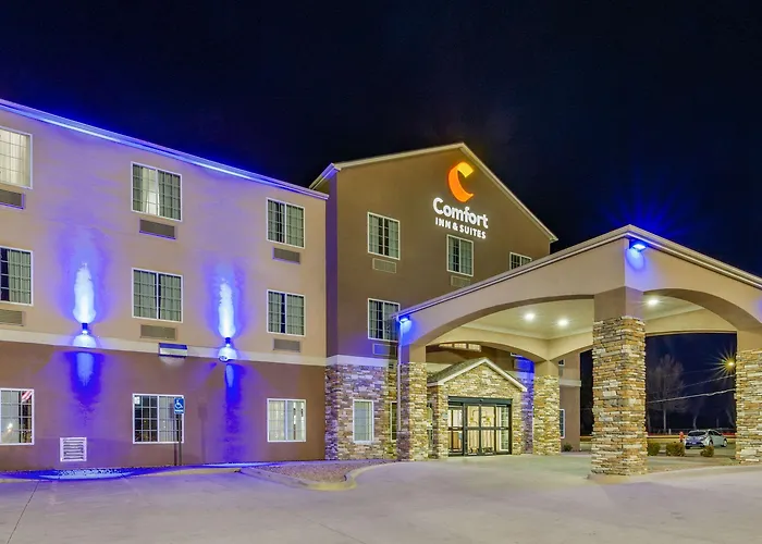 Comfort Inn & Suites Near Bethel College