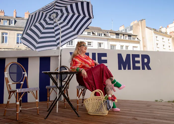Demain Hotel