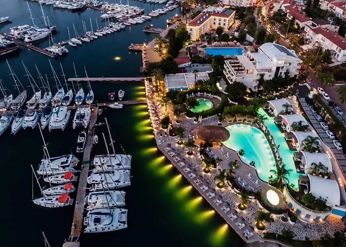 Yacht Classic Hotel - Boutique Class