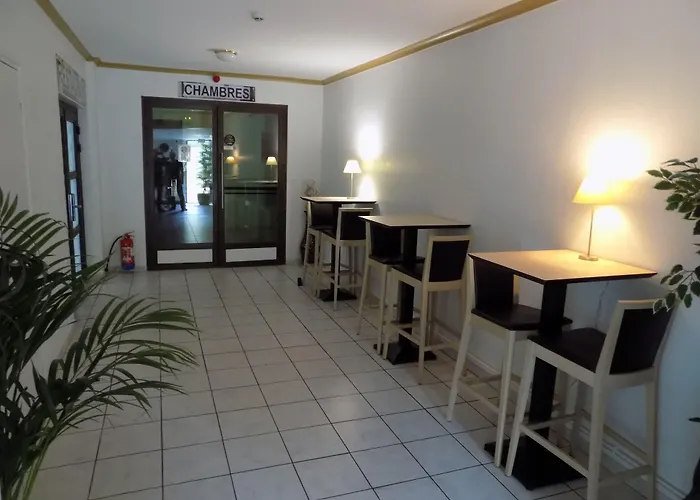 Hotel Martinez Grenay