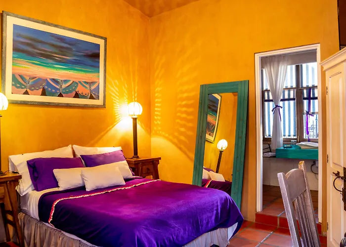 Azul Colonial
