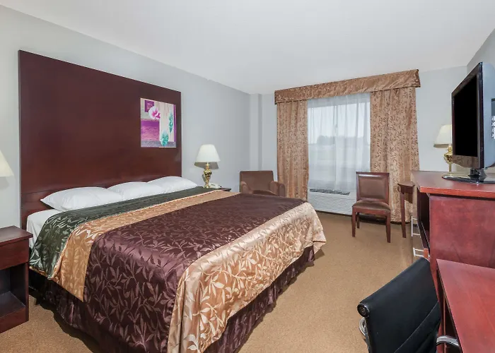 Super 8 By Wyndham Innisfail