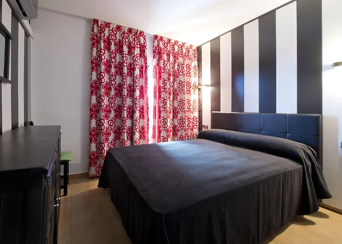Apartamentos Salles Beach
