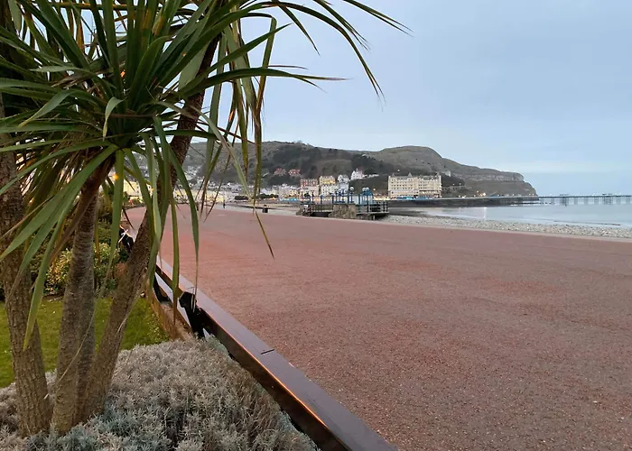 Iris Hotel Llandudno