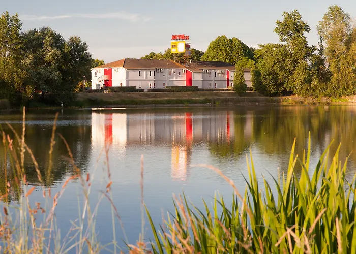 The Originals Access, Hotel Bordeaux Lac