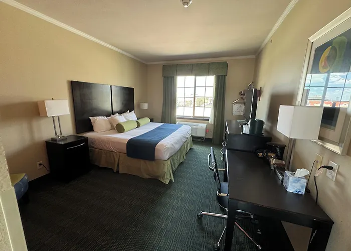 Cityview Inn & Suites Downtown /Rivercenter Area