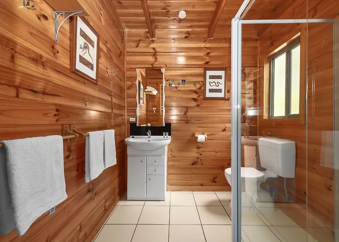 Rainbow Retreat Wilderness Eco Lodge & Cabins