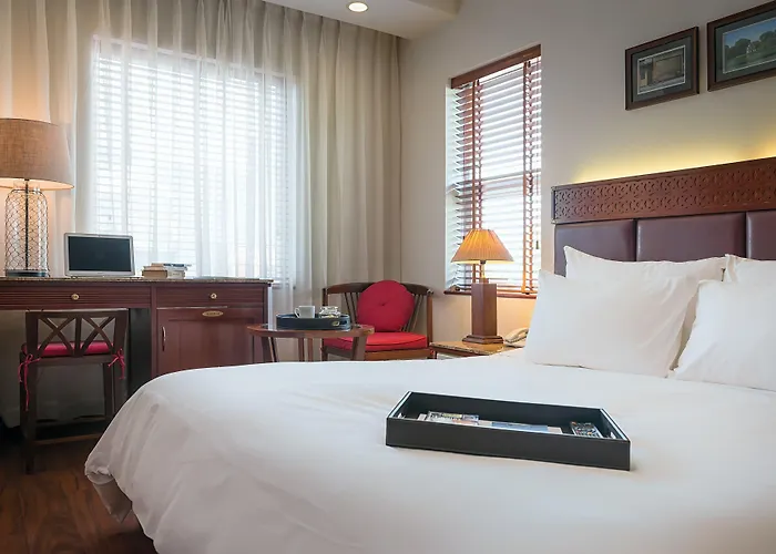 Hanoi E Central Luxury Hotel