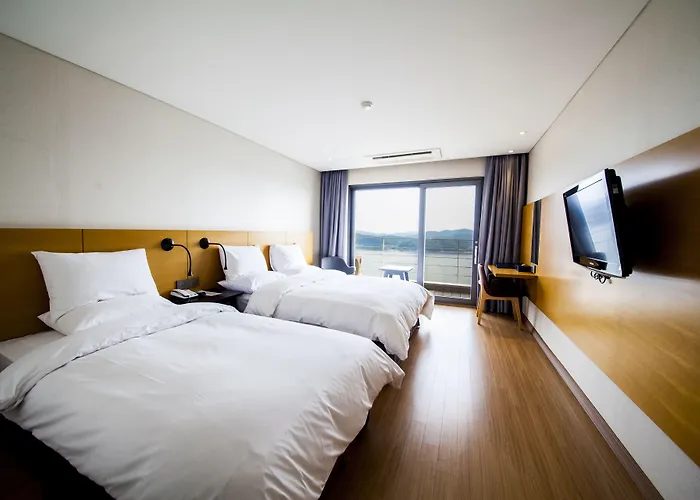 Asia Lakeside Hotel