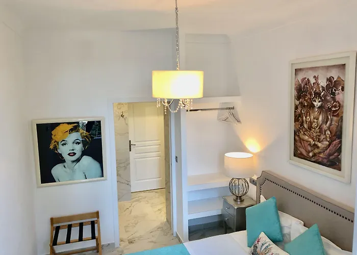 Hotel Normandy