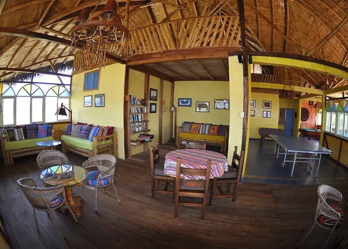 Azuluna Ecolodge