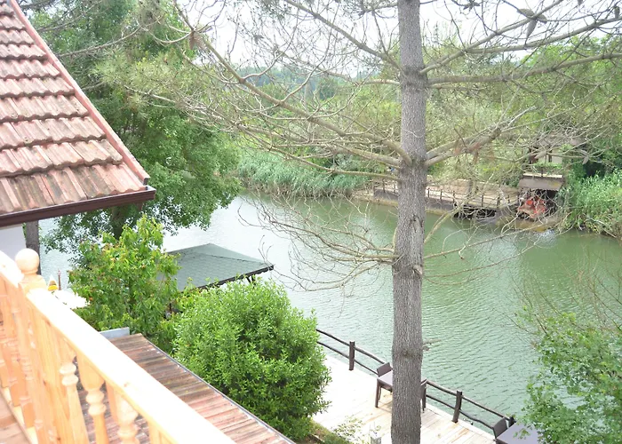 Beyaz Ev Agva - Adult Only +15